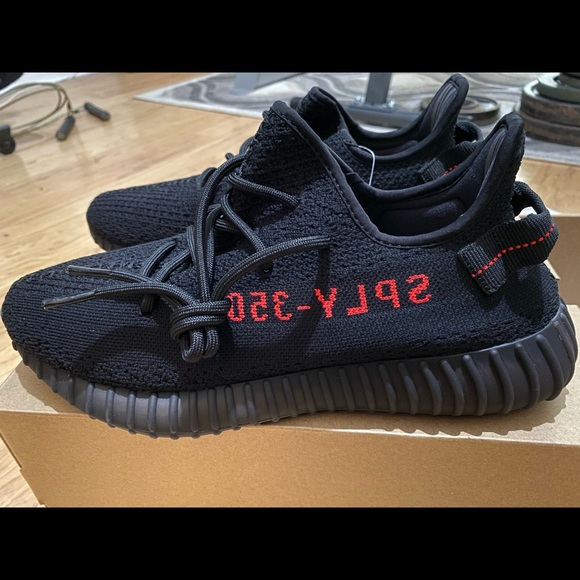 Yeezy 350 v2 - Picture 7 of 8